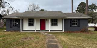 3 Bed 1.5 Bath House Available for Rent Gallery 1