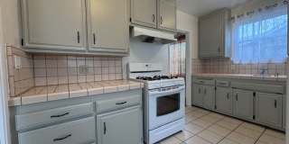 3 bed & 2 bath home in EAST side Long Beach Gallery 1