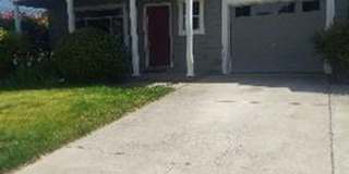 MOVE IN SPECIAL 1/2 OFF 1ST FULL MONTHS RENT- 3 bedroom, 2.5 bath Townhouse in Ashland!! Gallery 1