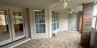 4 Bed, 2.5 Bath Brick home with 2 car garage Gallery 57