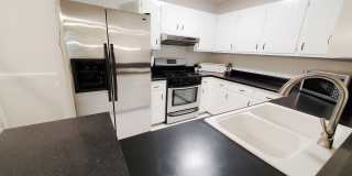 Room in 6 Bedroom Home at Henslowe Dr Gallery 3