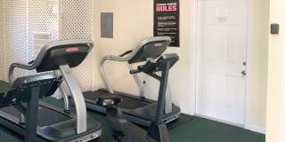 FULLY FURNISHED - Peaceful 4 Bed / 2 Bath Condo Gallery 17