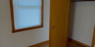 Charming 2 Bed, 1 Bath Triplex Gallery 8