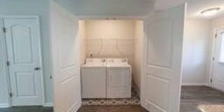 262 S Raleigh Street Gallery 12