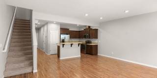 Lovely 3 bedroom/2.5 Bath Townhouse Gallery 9