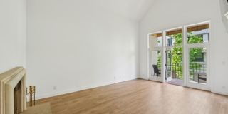 10351 Wilshire Blvd Gallery 10