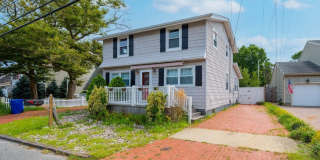 203 Bridge Avenue unit: Front Gallery 1