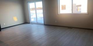 Modern 3 Bedroom Home with Garage & Fenced Yard for Rent! Gallery 3