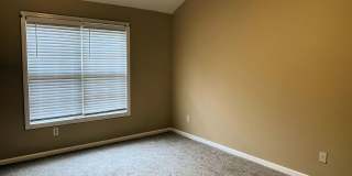 Townhome just minutes to Gate 2. Gallery 29