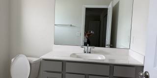 Gorgeous 3-4 bedroom Home off Becker Gallery 32