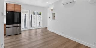NEW HOUSE 1/1 with side patio and modern finishings! Gallery 7