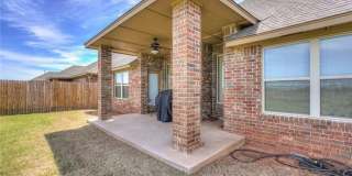 $500 Off First Month's Rent!!! St James Park Home in Norman - Community Pool!  Available in Now! Gallery 7