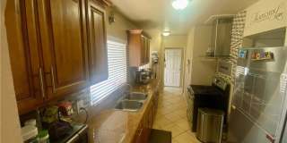 206 E Raymond Gallery 6