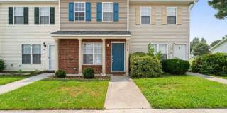 2BR/2.5 Bath Townhome Minutes to Camp Lejuene Gallery 1