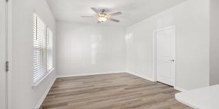 Sea Trace Gallery 28