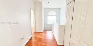 3910 NE 13th Dr Gallery 8
