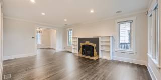 Beautiful Remodeled House with Fenced Yard in Maple Leaf Gallery 16