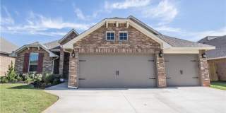 Beautiful 4 Bedroom 2 Bath Home in Mustang School District! Gallery 1