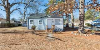 Newly renovated! Beautiful 2 bed, 1 bath home in historic Cradock. Gallery 1