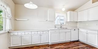 Evolve Real Estate: Meticulously Maintained 3 Bed RANCH Home with Deck and Pergola Available Sept 1! Gallery 3