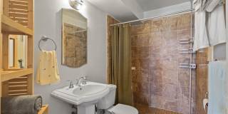 Relaxing 1BR/1BA Condo in Honolulu Gallery 16