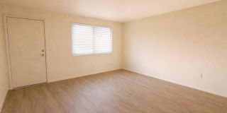Recently Renovated, Single-Level 2-Bedroom Apartment with Small Fenced Yard. Recently Renovated, Single-Level 2-Bedroom Apartment with Small Fenced Yard. Gallery 3