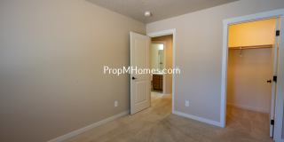 Three Bedroom Townhome in Great Canby Neighborhood! Gallery 12