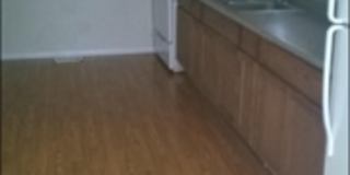3 Bedroom one bath convenient location Gallery 3