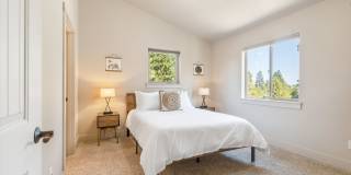 Charming, Furnished 3 bedroom Home w/ Garage Charming, Furnished 3 bedroom Home w/ Garage Gallery 35