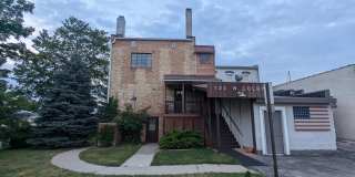 121 W Colby Gallery 1