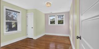 21 E REDMAN Avenue Gallery 39