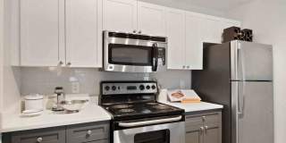 Henley at Kingstowne Gallery 2