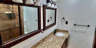 1706 Emerald Gallery 18