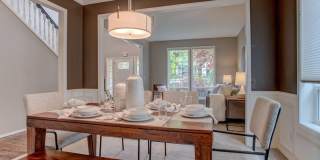 Sought after Remington 4bed 2.5bath with Lots of Yard Space! Gallery 7
