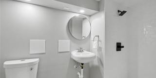 6933 Melrose Avenue Gallery 24