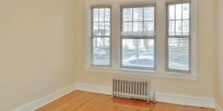 1607 West Berteau Gallery 9