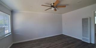 Ground floor One bedroom with Private Patio near Diamond District Gallery 14