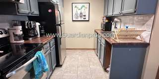 St Louis Park 2 Bedroom Town Home, Dishwasher, 1 Car Garage, Central Air, W/D Gallery 5