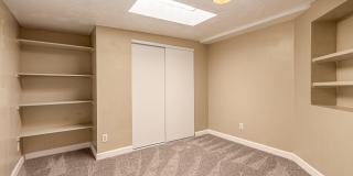 350 East Kelso Street Gallery 19