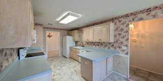 Spacious 3-Bedroom Duplex with Modern Comforts and Room to Roam! Gallery 5