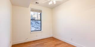 Bright first-floor Pinebrook Pointe condo Gallery 12