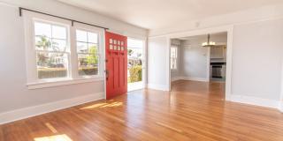 Charming North Park 2 Bedroom with Washer/Dryer, Backyard & Parking! Gallery 7