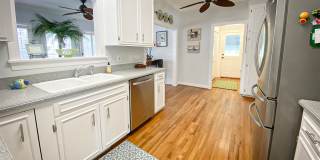 Beautifully FURNISHED Off Season 3bd/2.5 BA Single Family Home Gallery 5