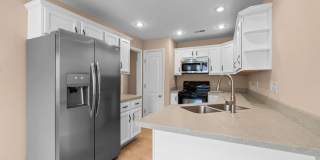 Spacious Duplex in Cape Gallery 10