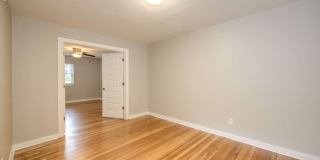 880 Saint Charles AVE NE 5 Gallery 5