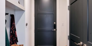 The Hadley Gallery 17