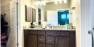 IMMACULATE TOWNHOME WITH 2 CAR ATTACHED GARAGE Gallery 12