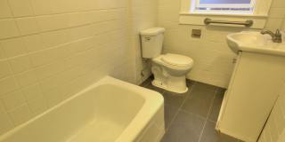 Great updated 2 bedroom 1 bath unit with great layout only available for move in October 10th! Gallery 14