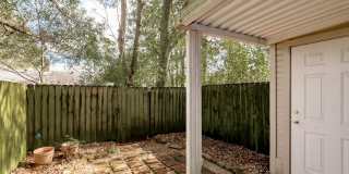 2 Bedroom Townhome with Private Patio Gallery 10