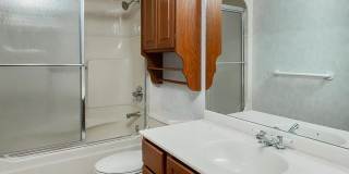 Large 5BR/3.5 Bath in Elm Heights. Available Now! Gallery 29